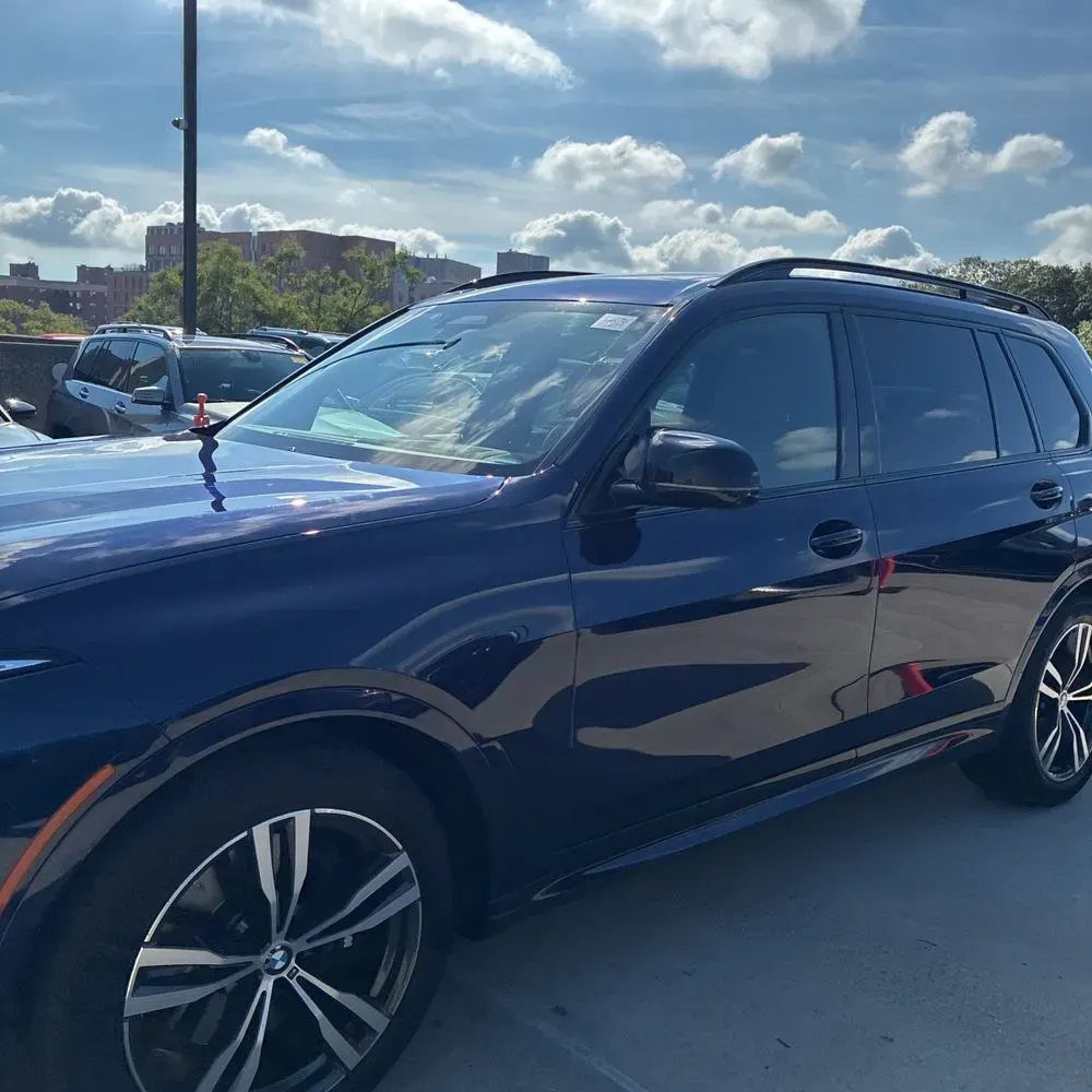 2023 BMW X7 M60i