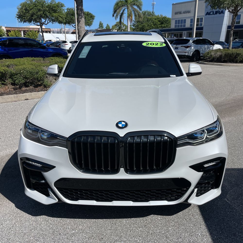 2022 BMW X7 M50i