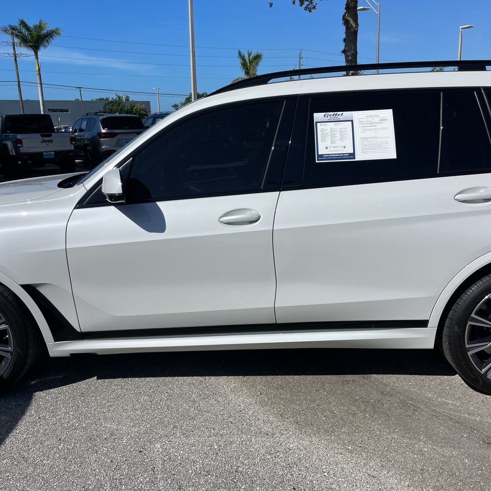 2022 BMW X7 M50i