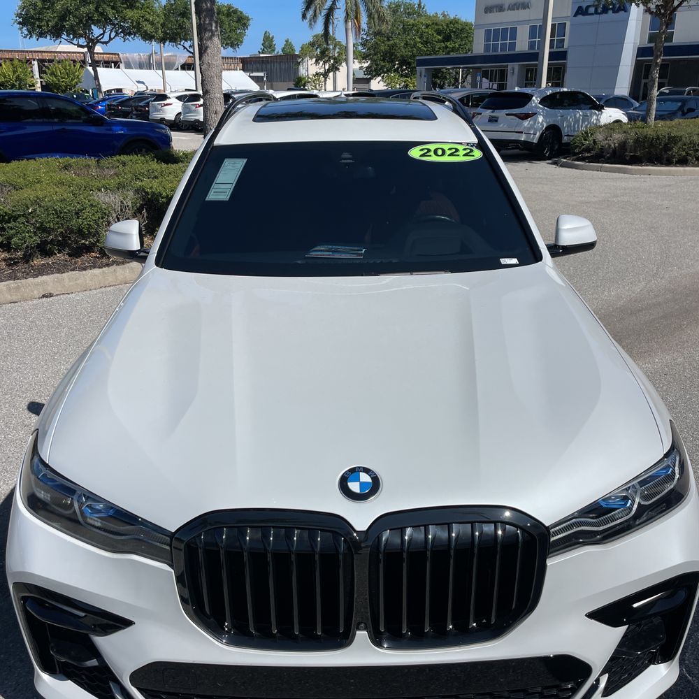 2022 BMW X7 M50i