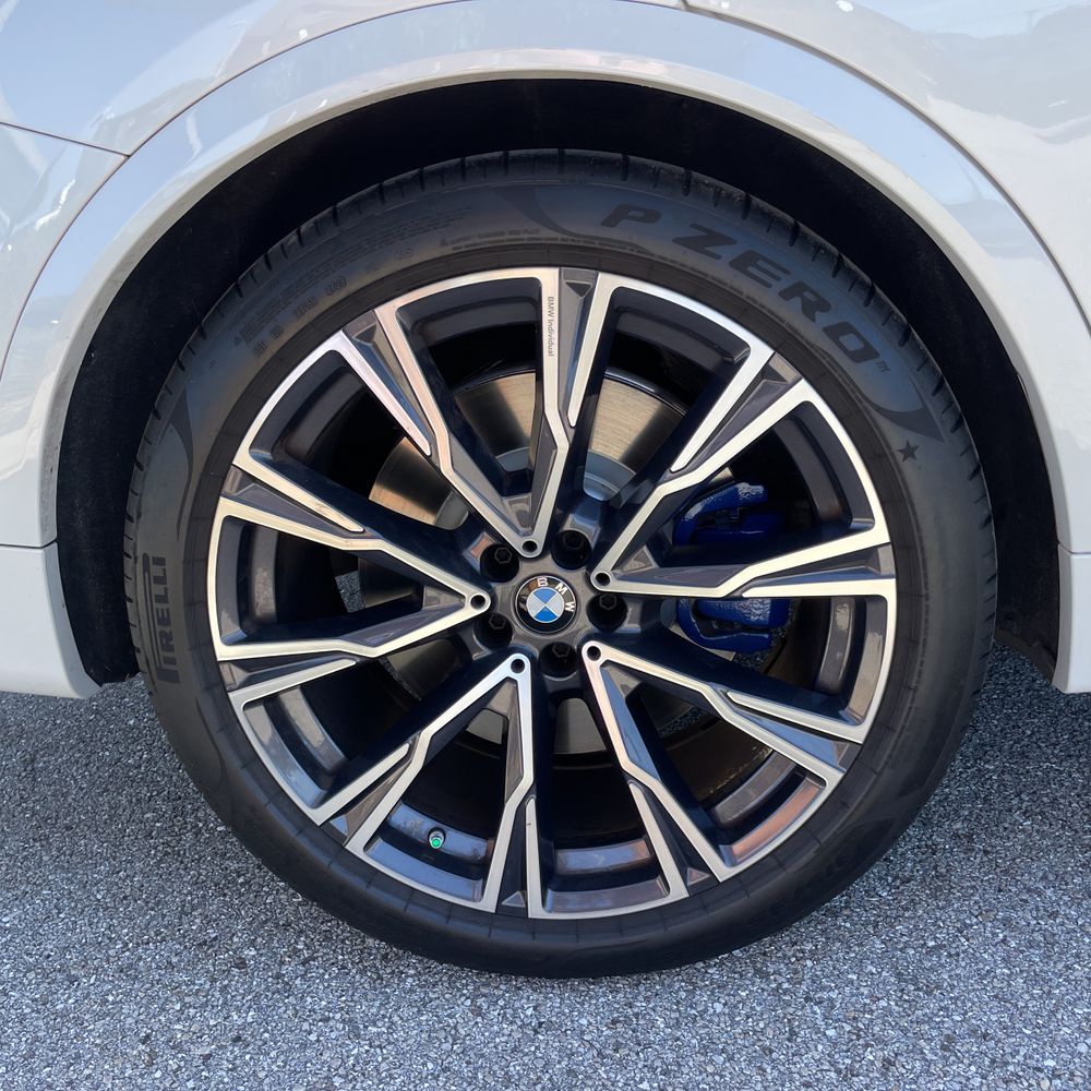 2022 BMW X7 M50i