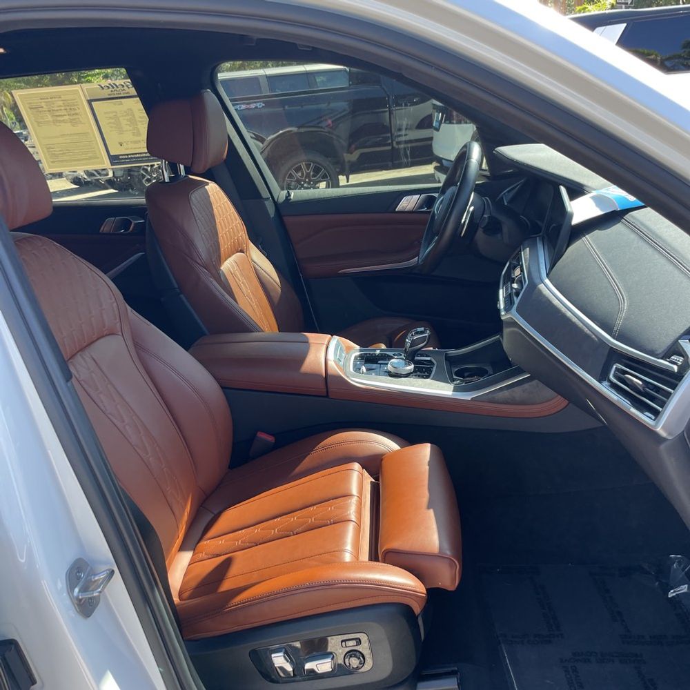 2022 BMW X7 M50i