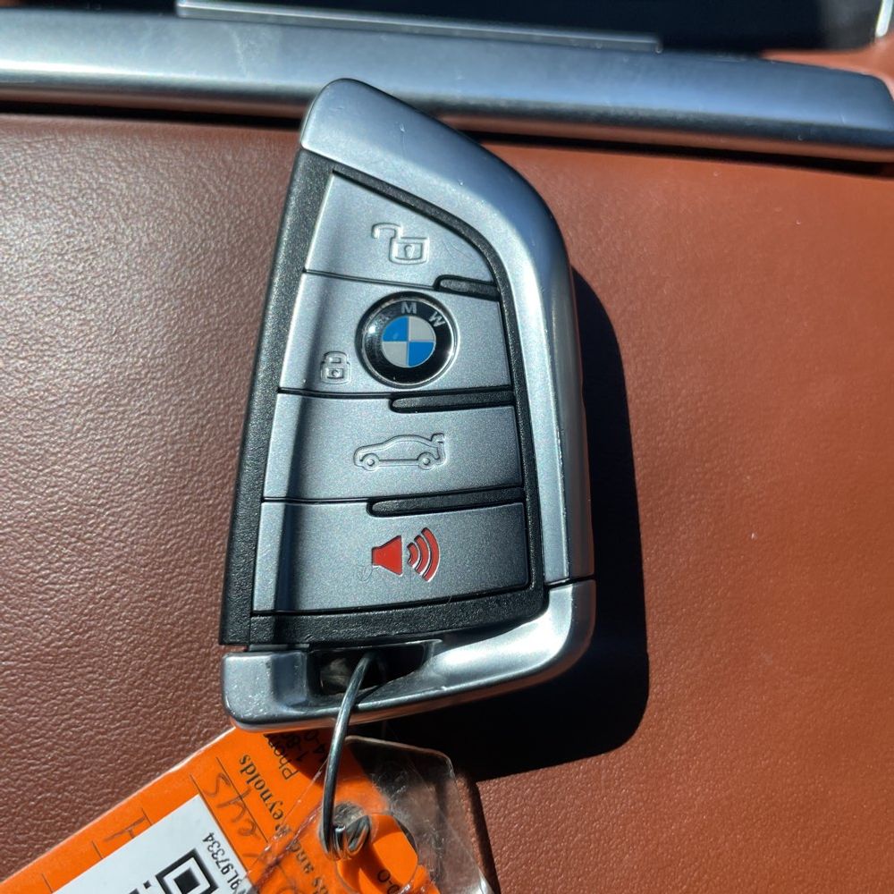 2022 BMW X7 M50i