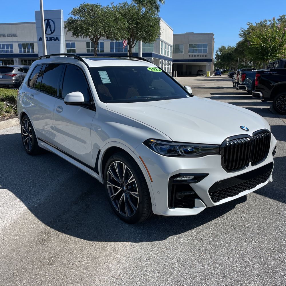 2022 BMW X7 M50i