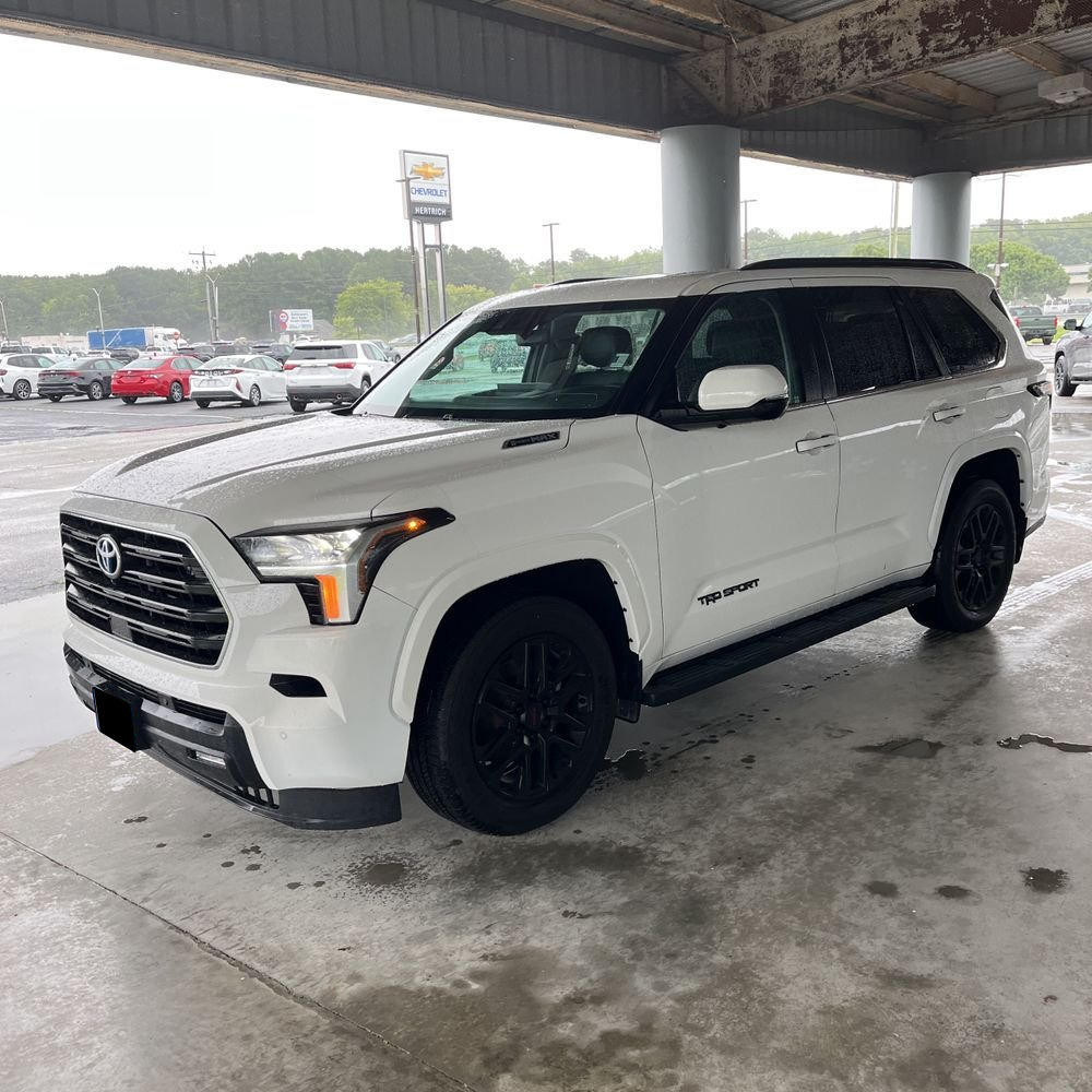 2024 Toyota Sequoia SR5