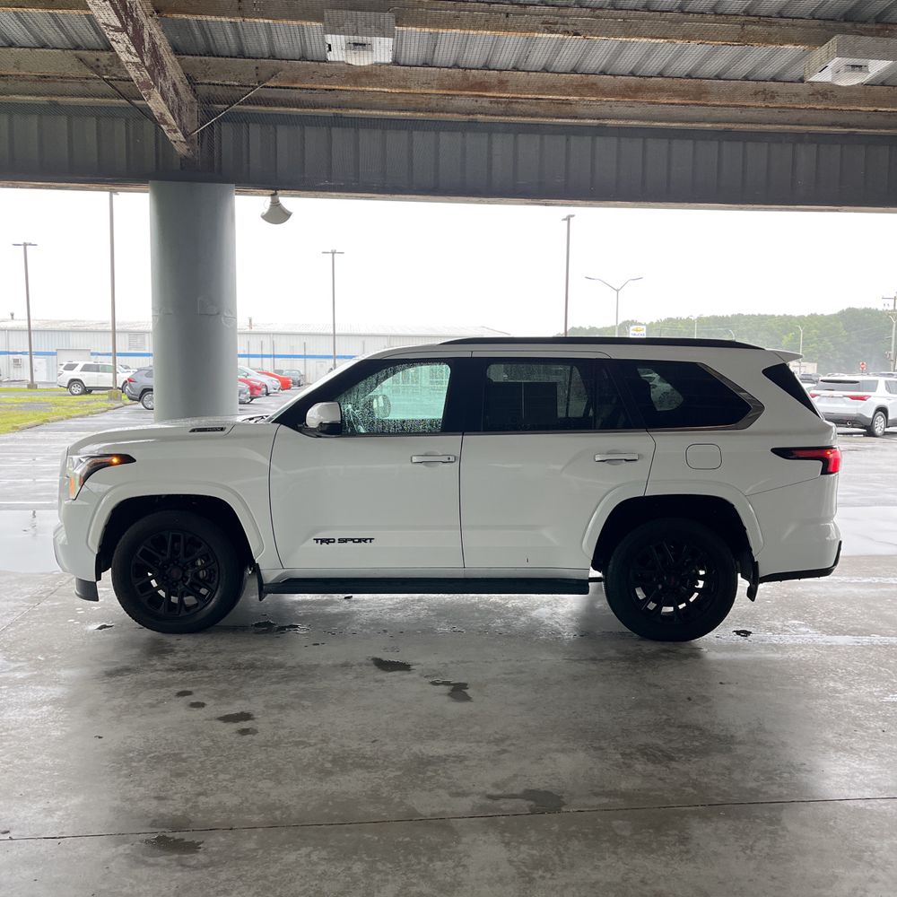 2024 Toyota Sequoia SR5