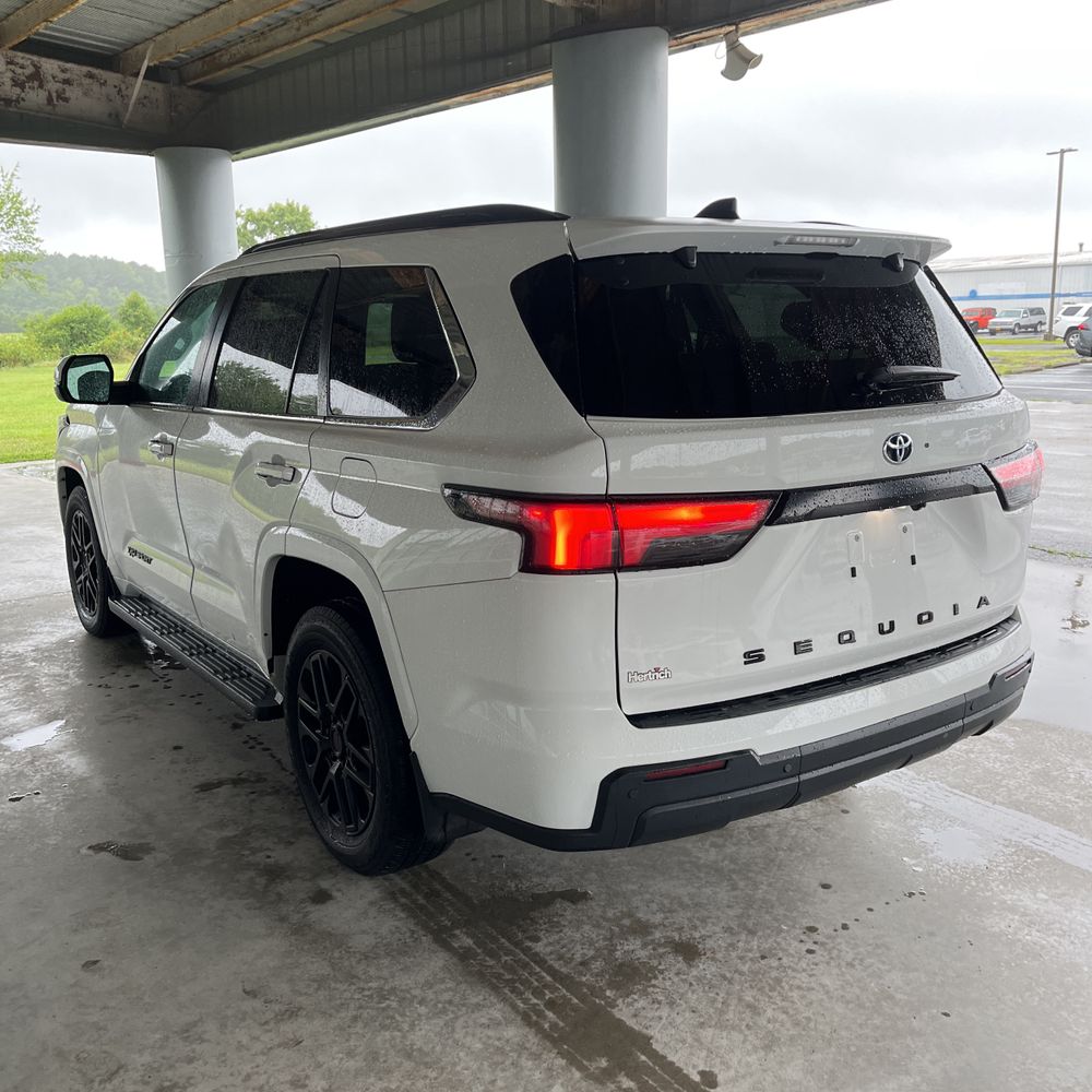 2024 Toyota Sequoia SR5