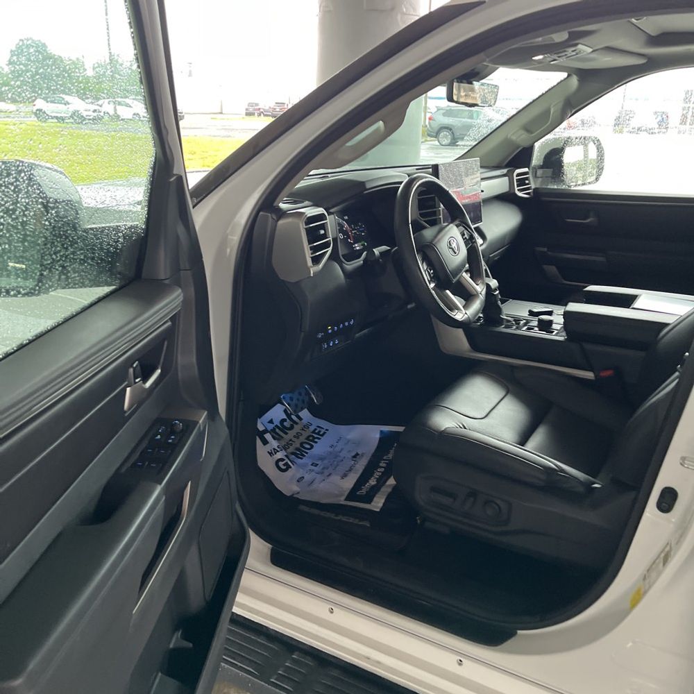 2024 Toyota Sequoia SR5
