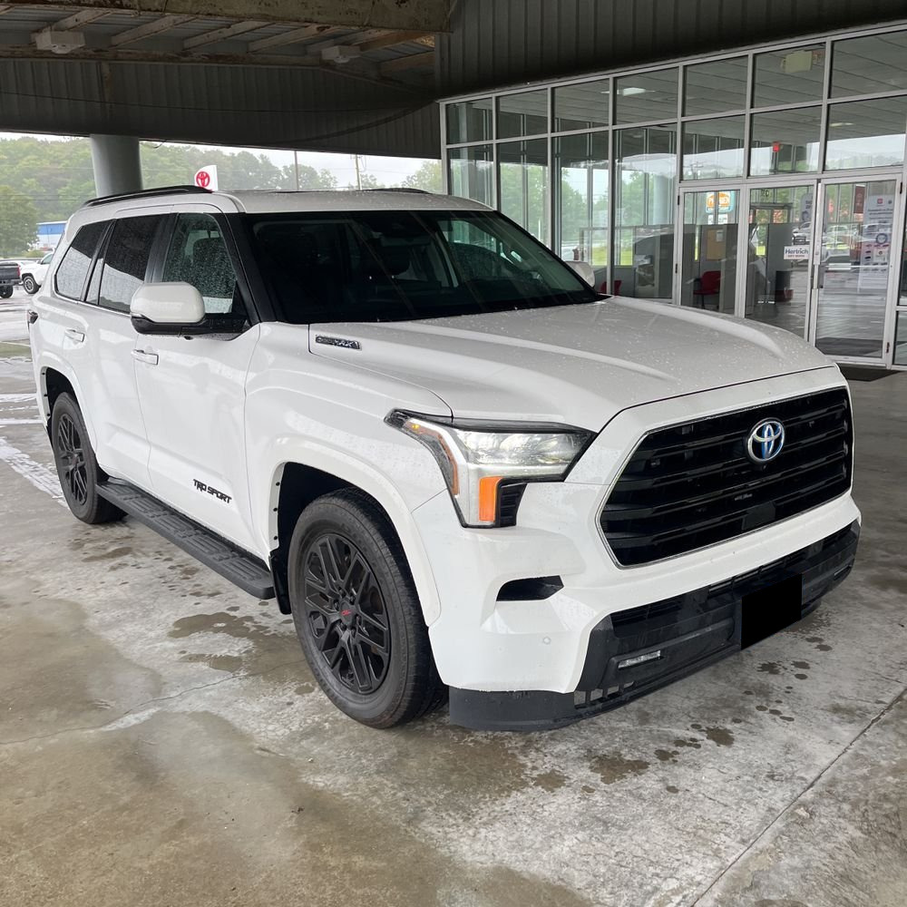 2024 Toyota Sequoia SR5