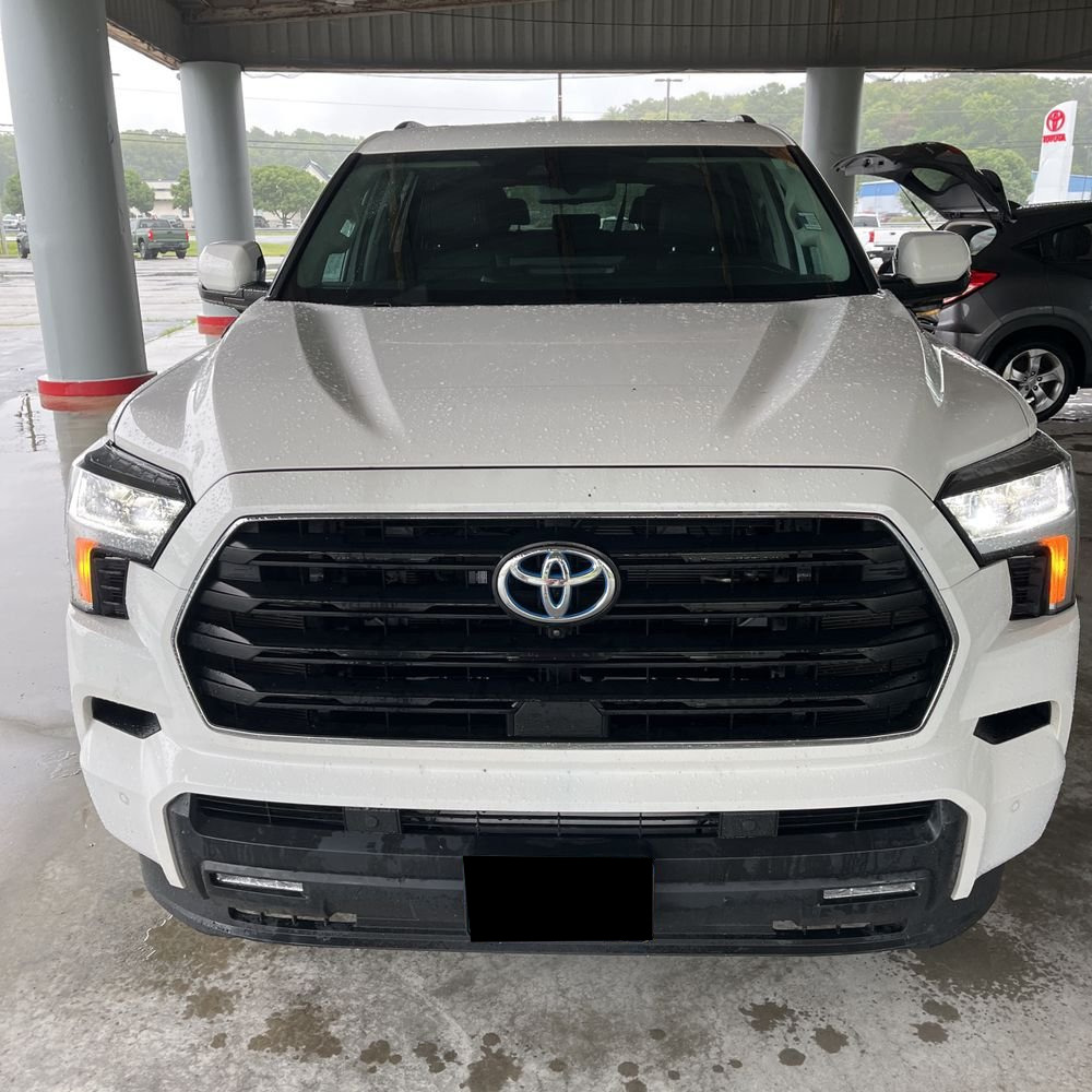 2024 Toyota Sequoia SR5