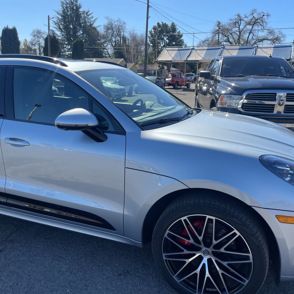 2023 Porsche Macan S
