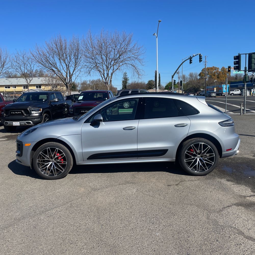 2023 Porsche Macan S