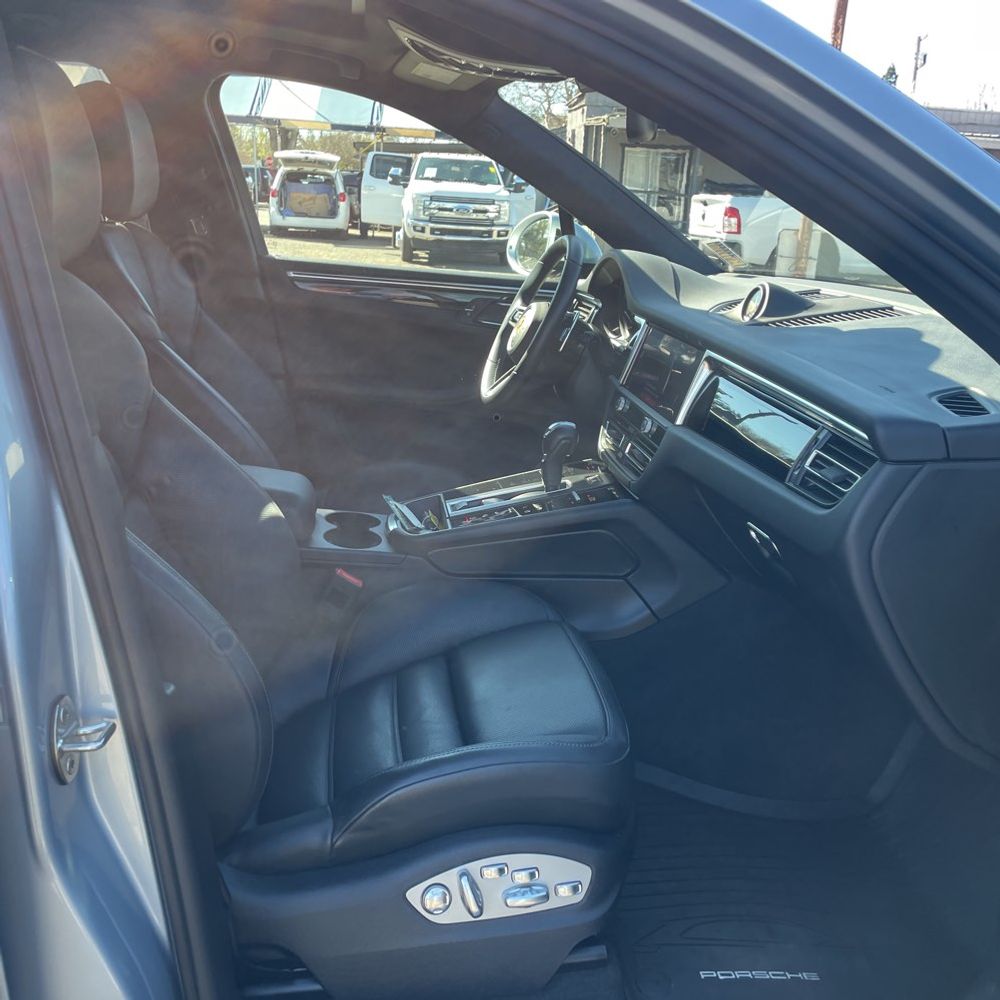 2023 Porsche Macan S