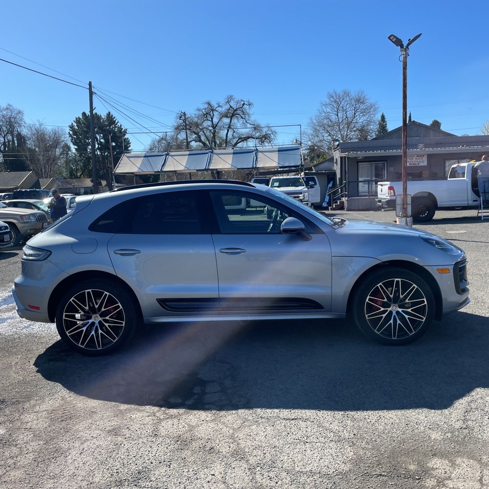 2023 Porsche Macan S