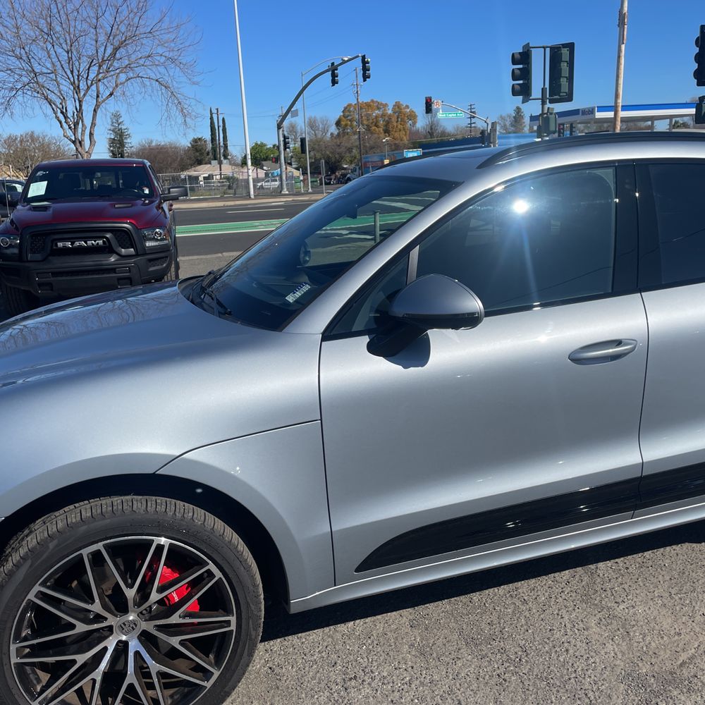 2023 Porsche Macan S