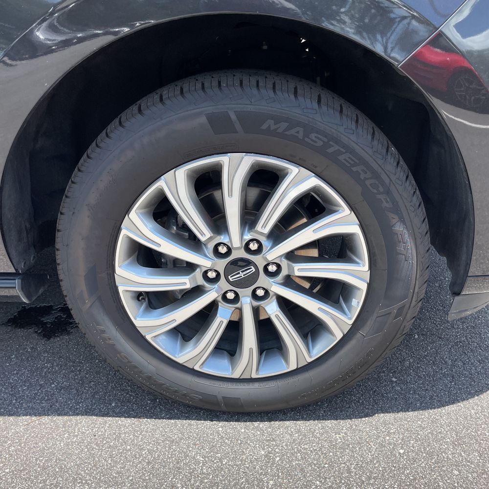 2023 Lincoln Navigator Standard
