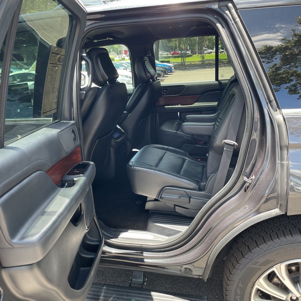 2023 Lincoln Navigator Standard