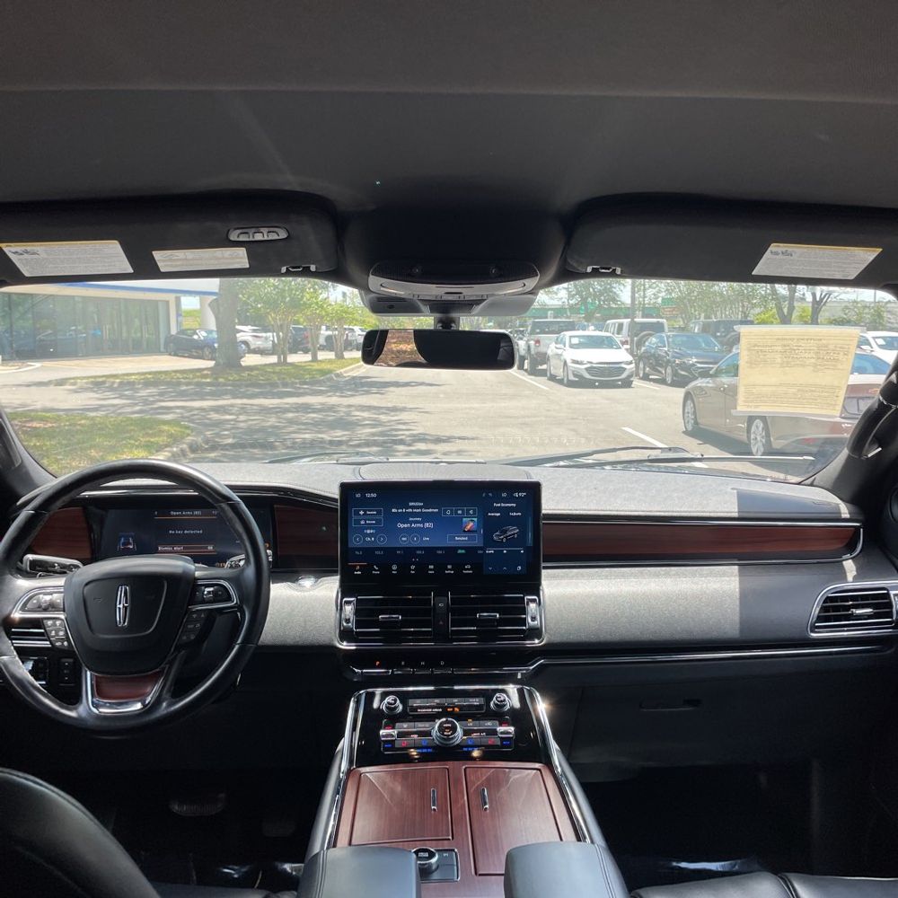 2023 Lincoln Navigator Standard