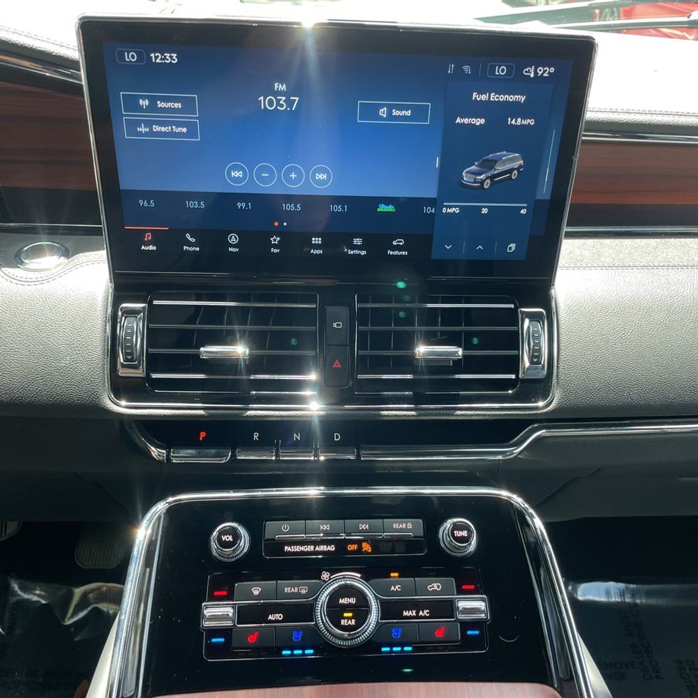 2023 Lincoln Navigator Standard
