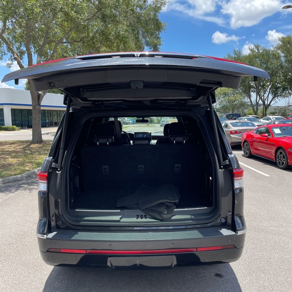 2023 Lincoln Navigator Standard