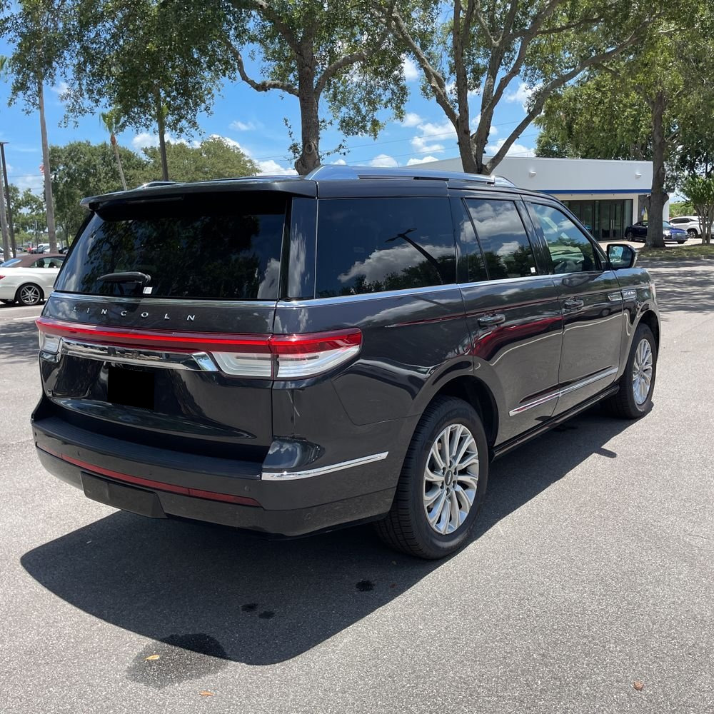 2023 Lincoln Navigator Standard
