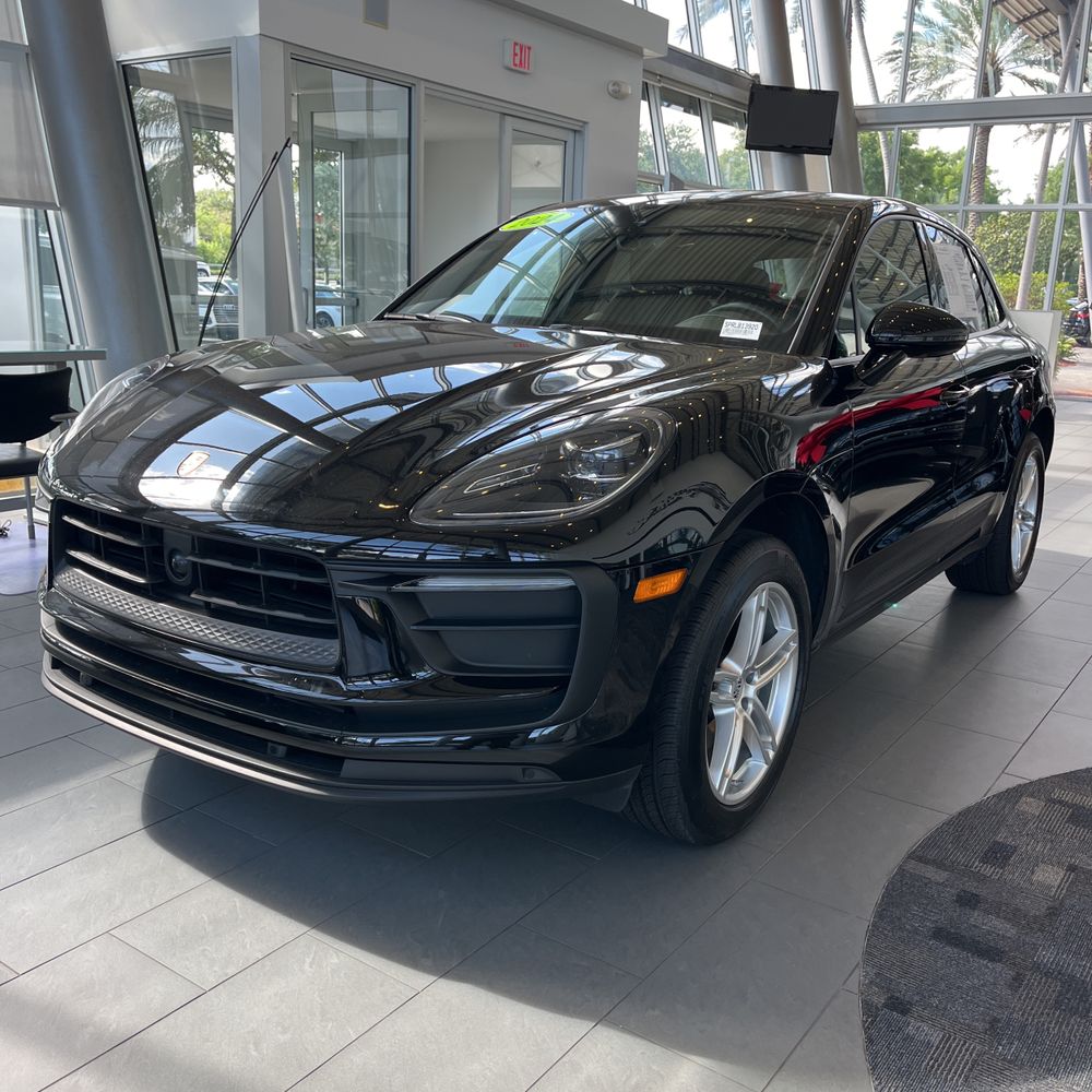 2024 Porsche Macan Base