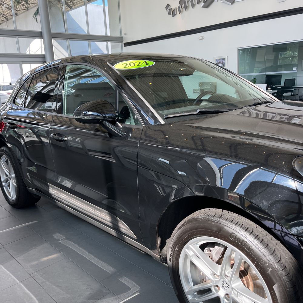 2024 Porsche Macan Base