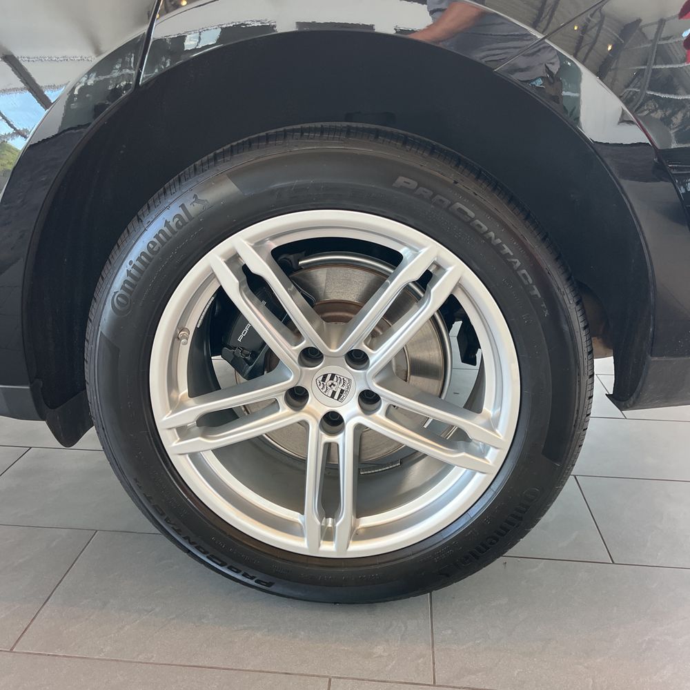2024 Porsche Macan Base