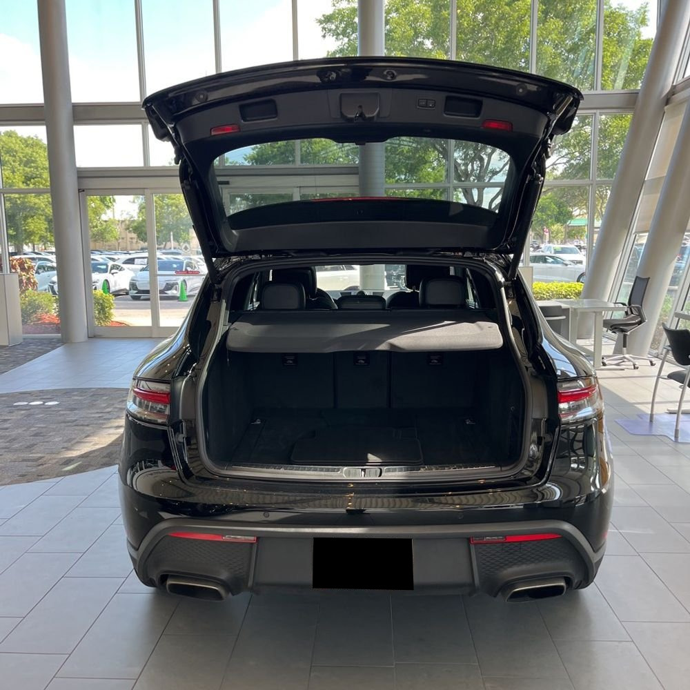 2024 Porsche Macan Base