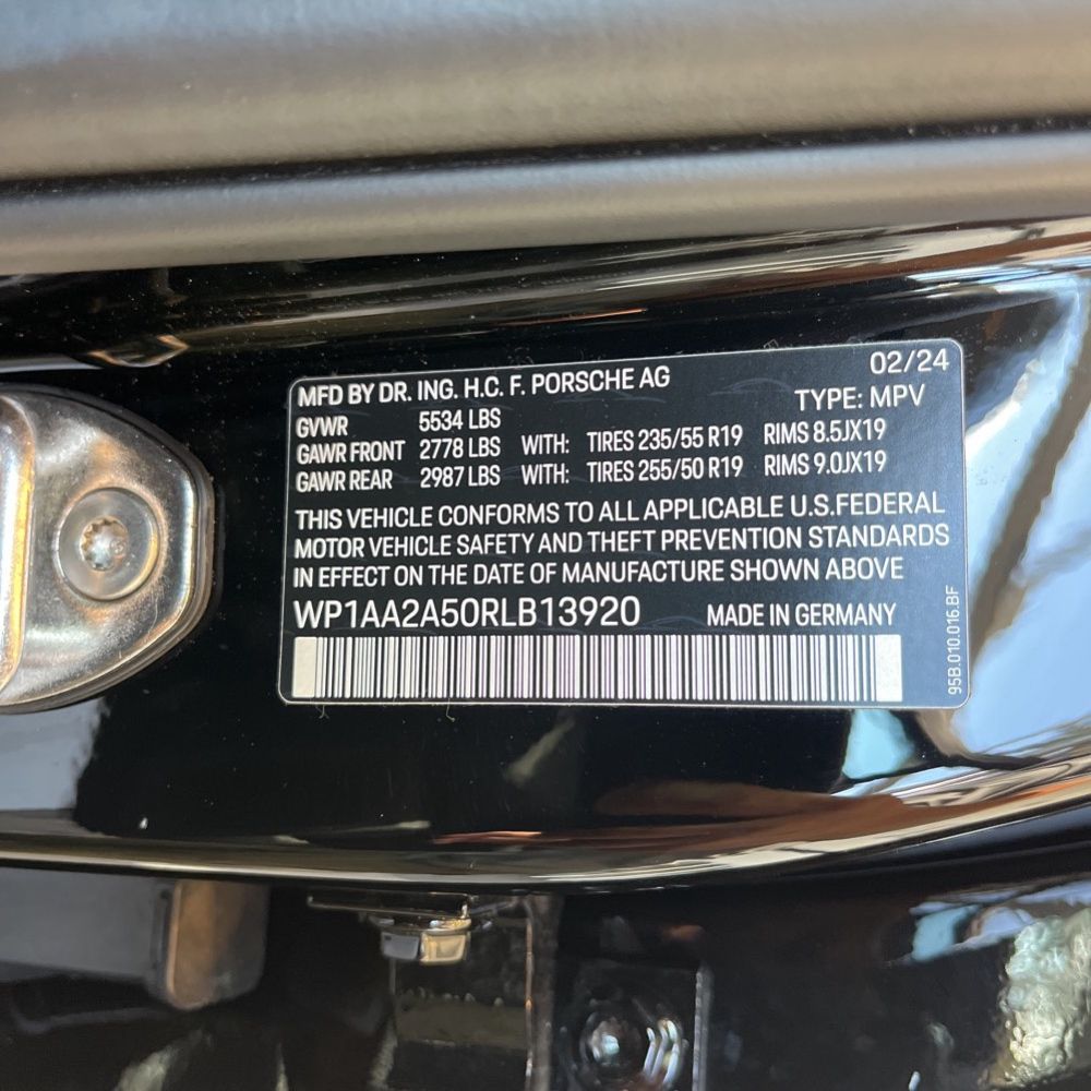 2024 Porsche Macan Base