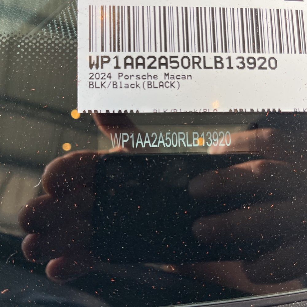 2024 Porsche Macan Base