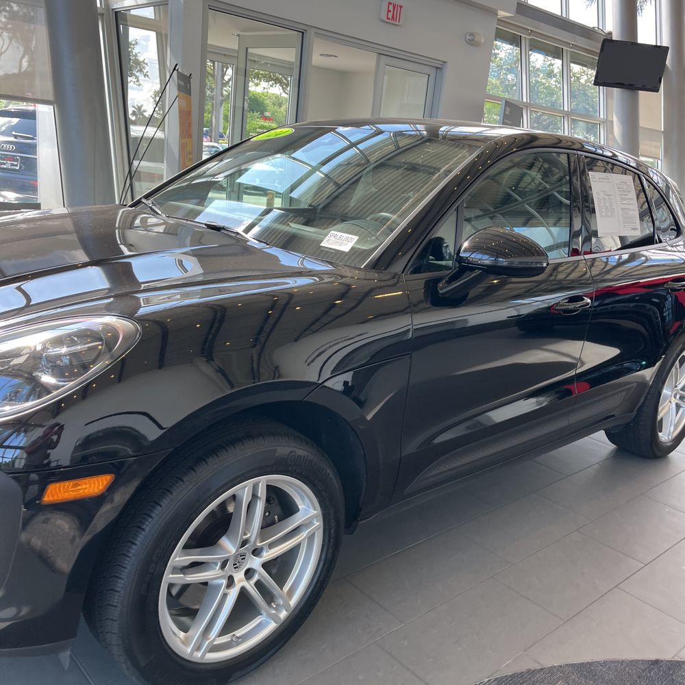 2024 Porsche Macan Base