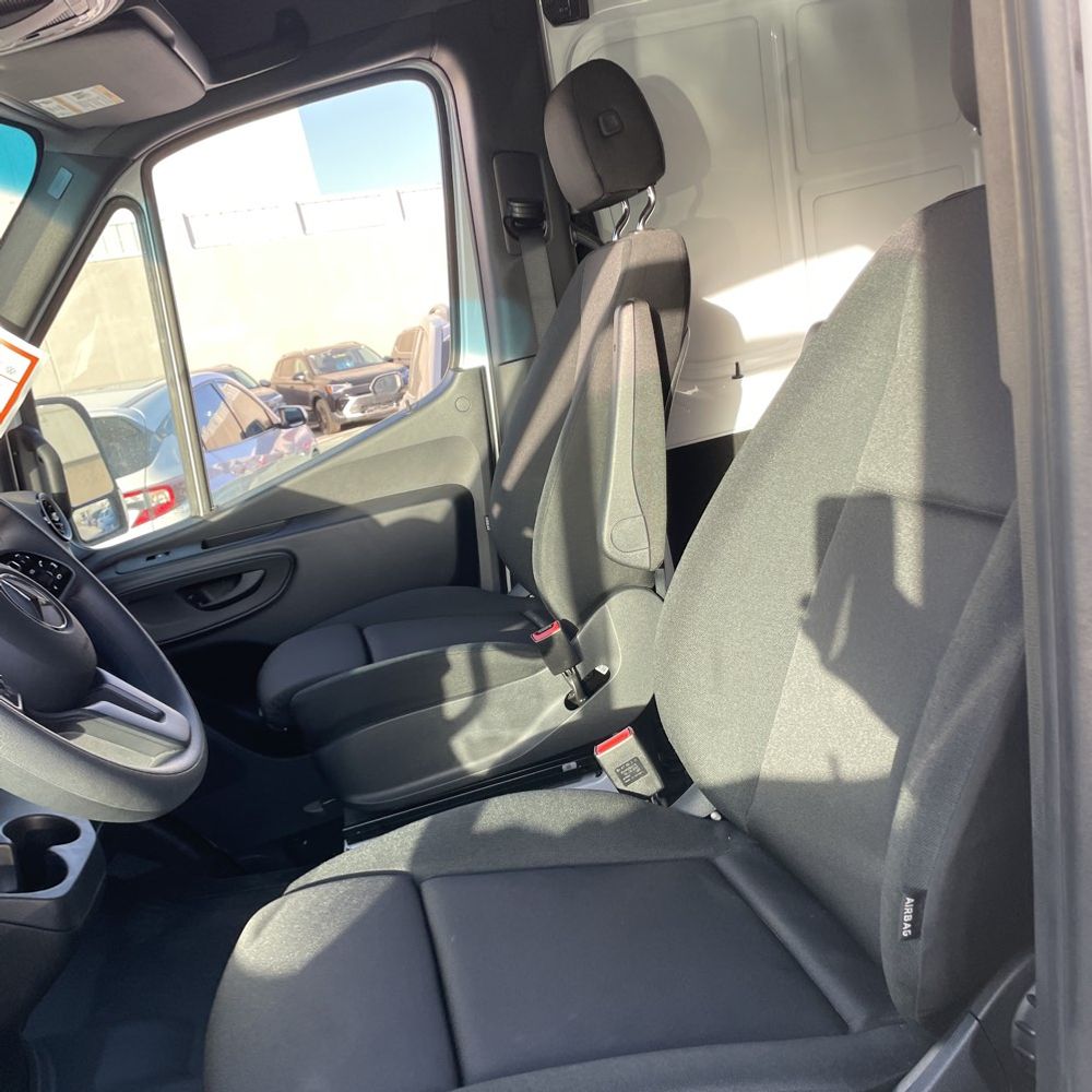 2024 Mercedes-Benz Sprinter 2500