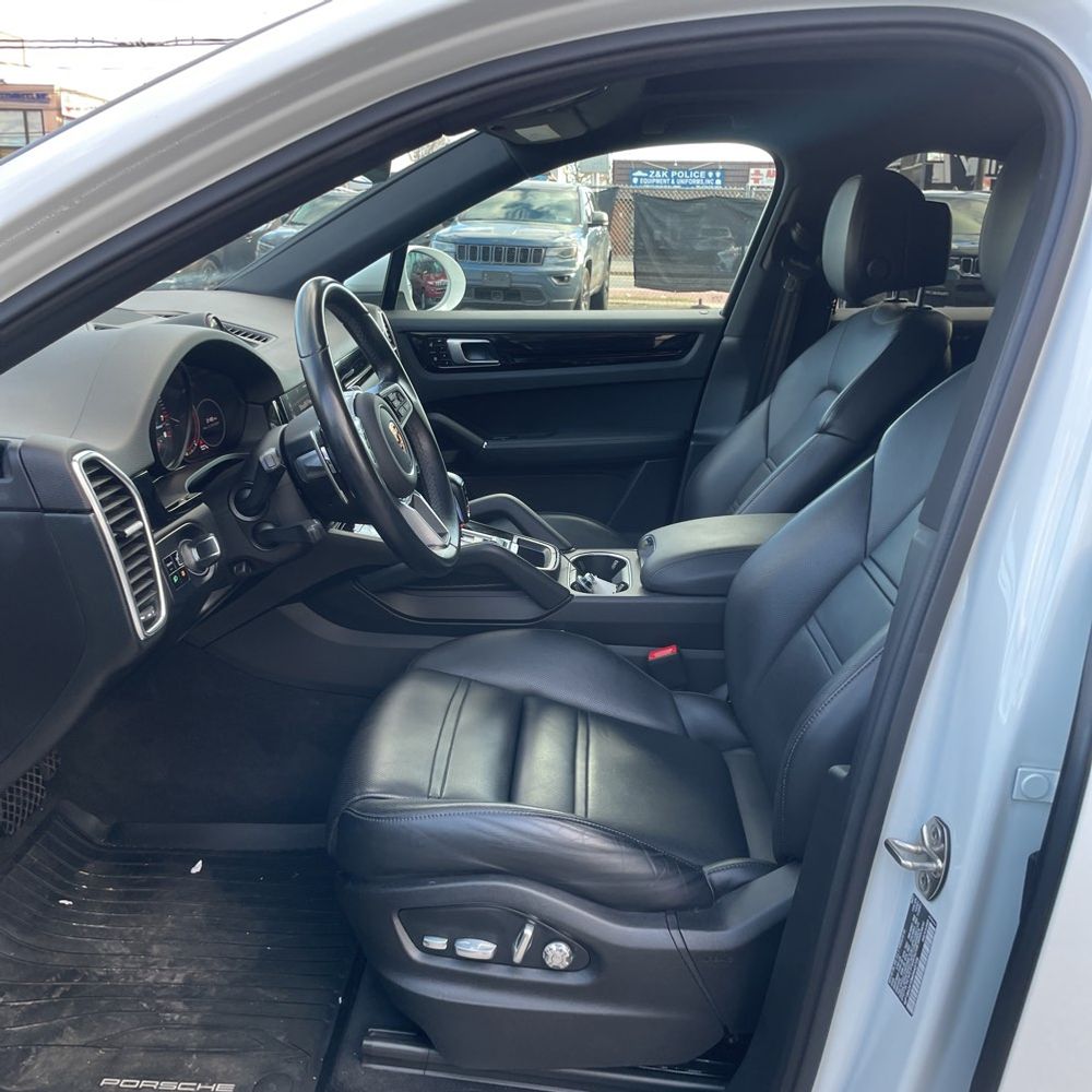 2021 Porsche Cayenne Coupe