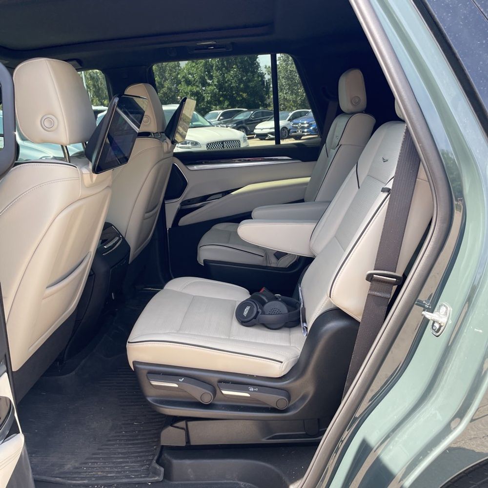 2025 Cadillac Escalade Sport