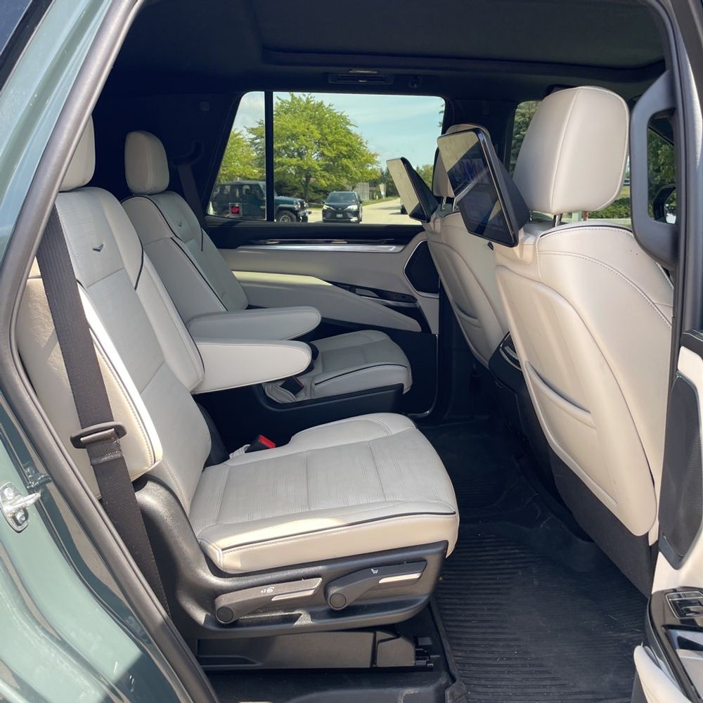 2025 Cadillac Escalade Sport