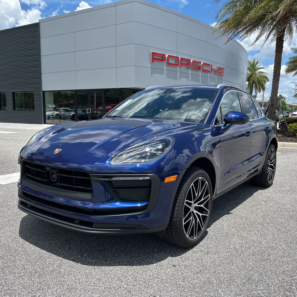 2024 Porsche Macan Base