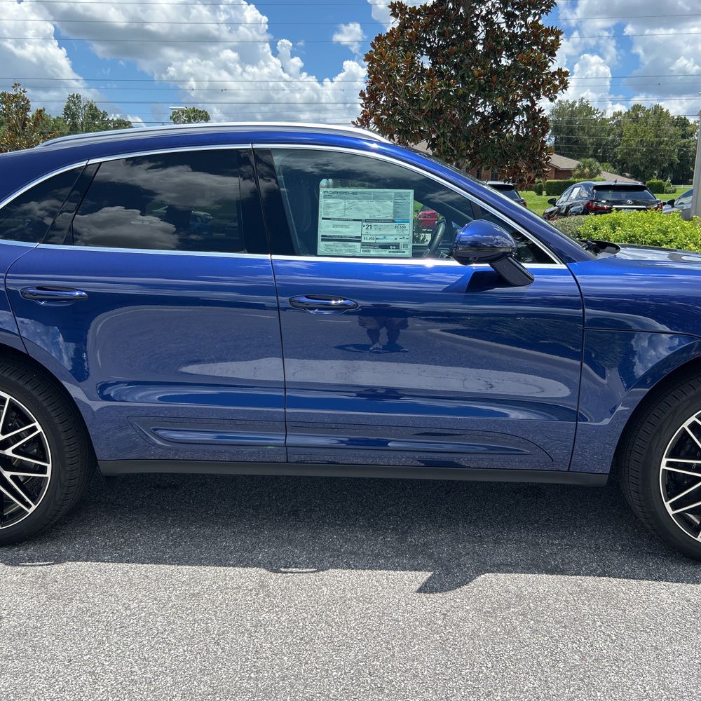 2024 Porsche Macan Base