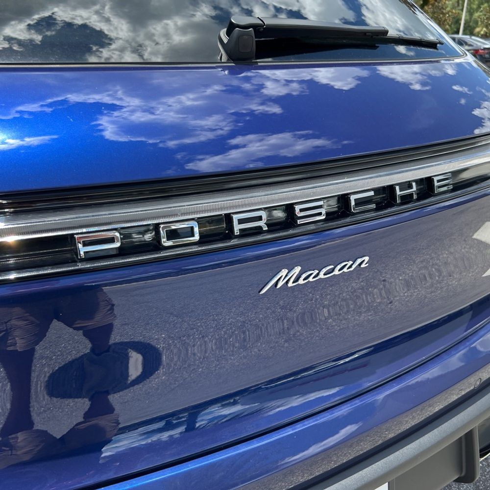 2024 Porsche Macan Base