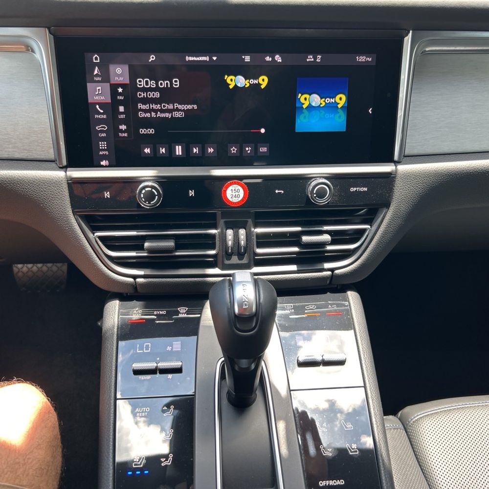 2024 Porsche Macan Base