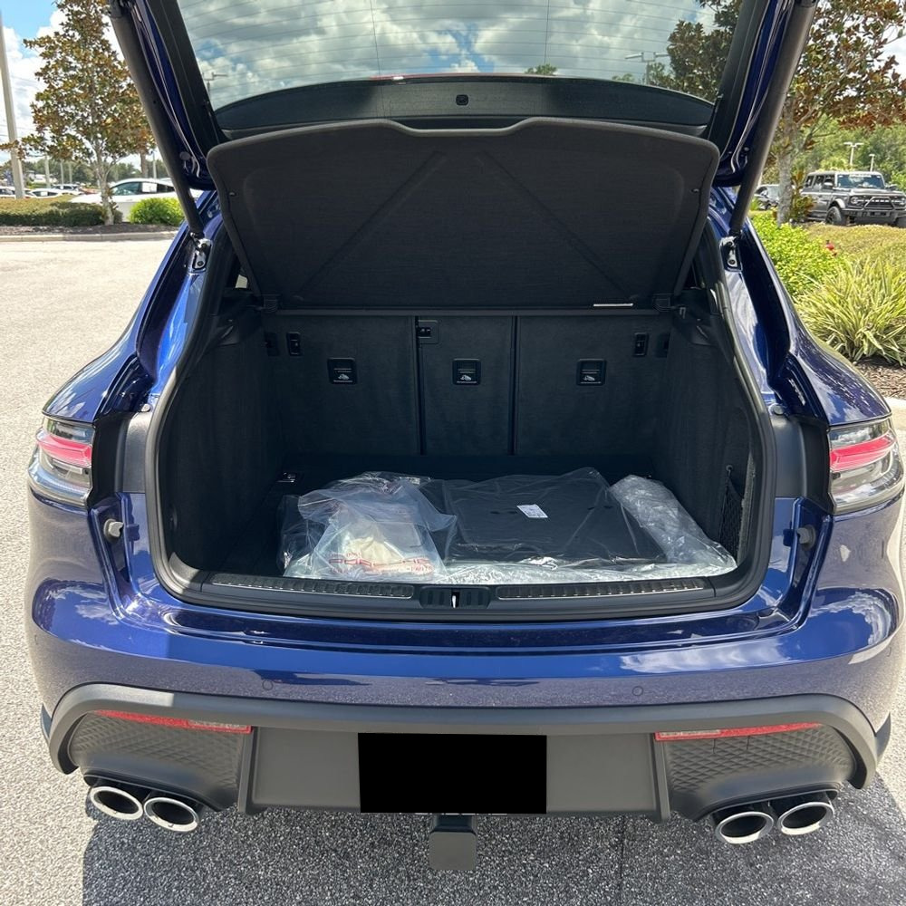 2024 Porsche Macan Base