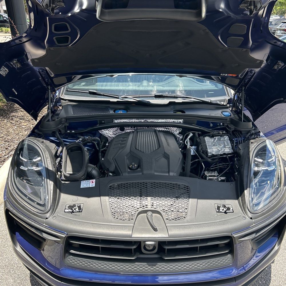 2024 Porsche Macan Base
