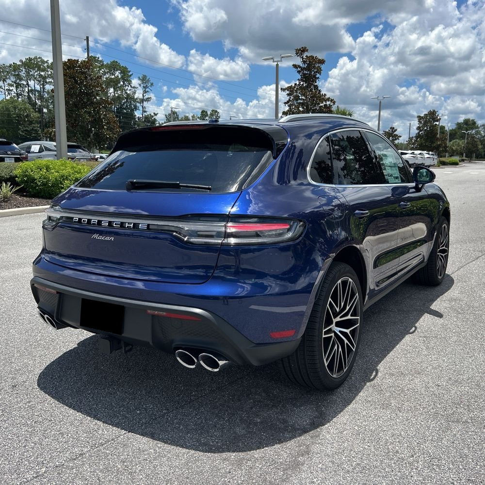 2024 Porsche Macan Base