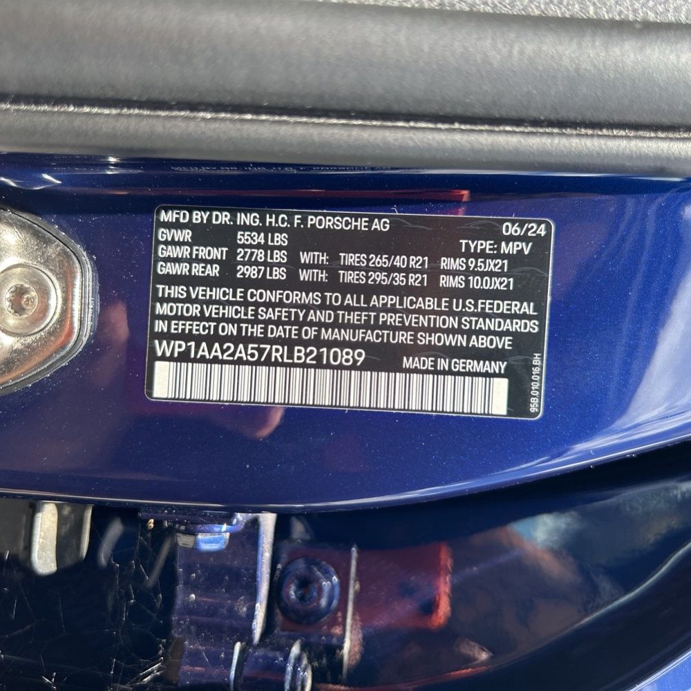 2024 Porsche Macan Base