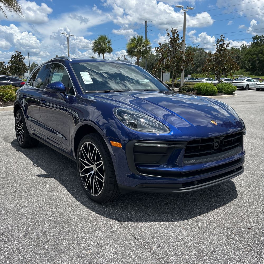 2024 Porsche Macan Base