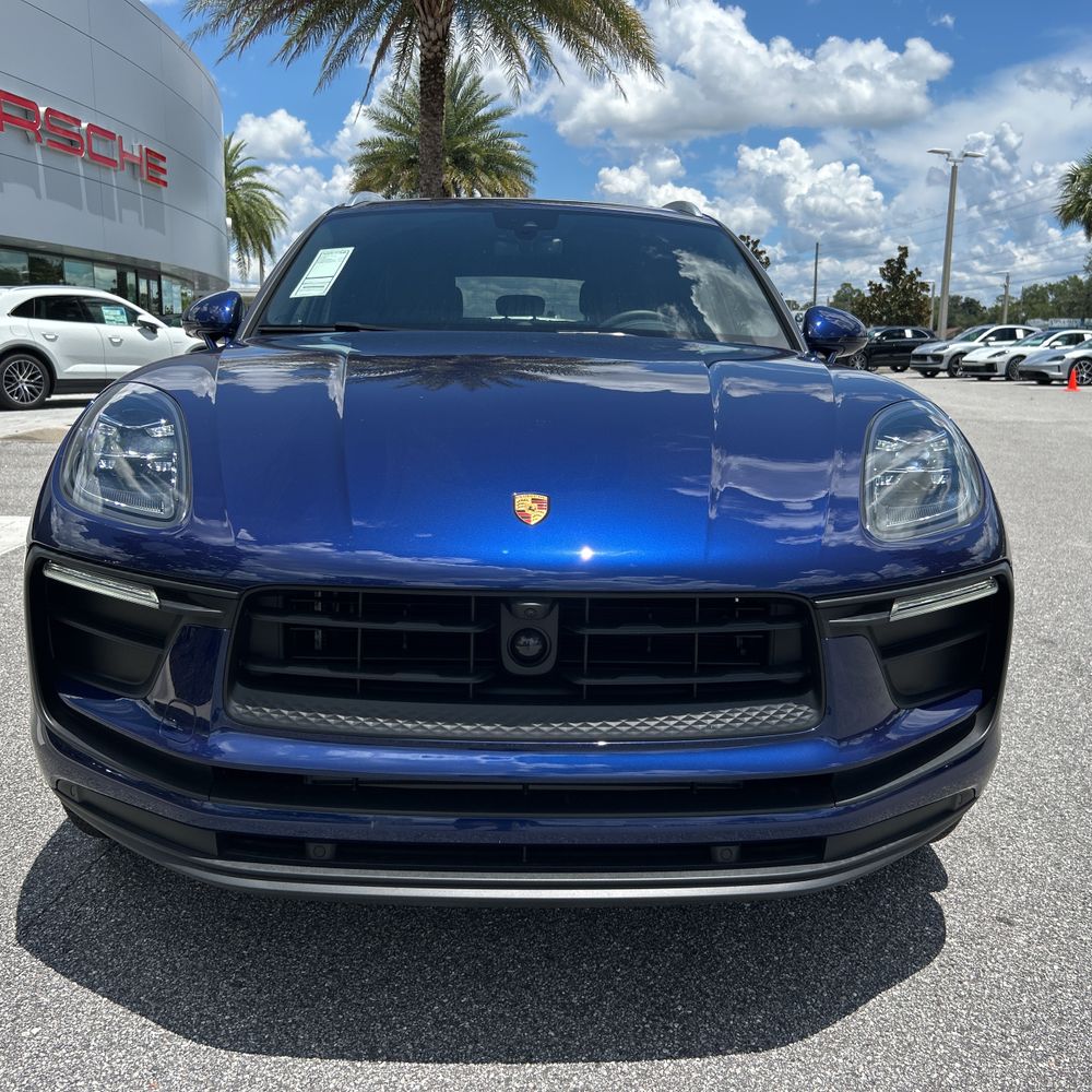 2024 Porsche Macan Base