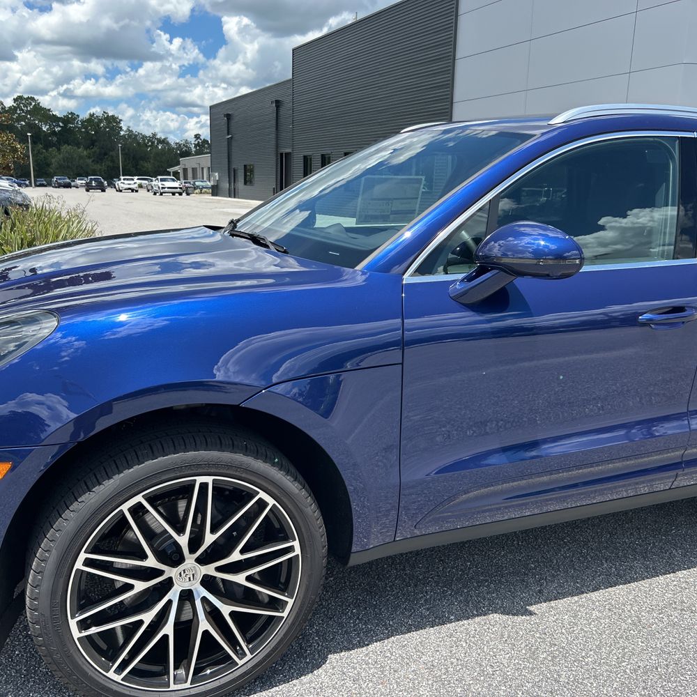 2024 Porsche Macan Base
