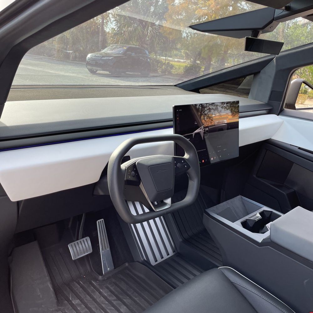 2024 Tesla Cybertruck Base
