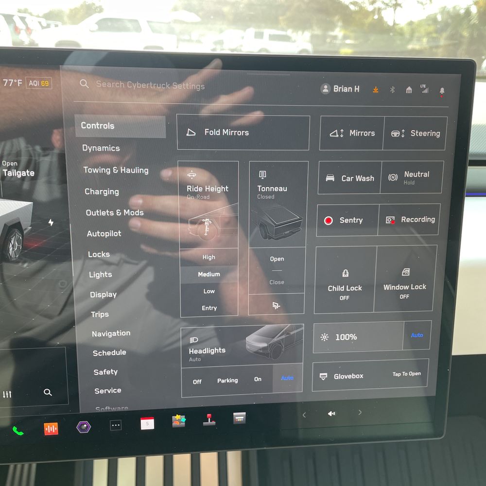 2024 Tesla Cybertruck Base