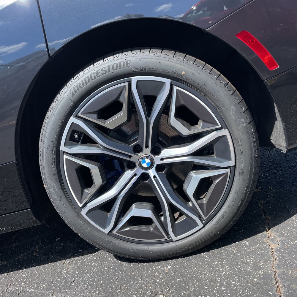 2025 BMW iX M60